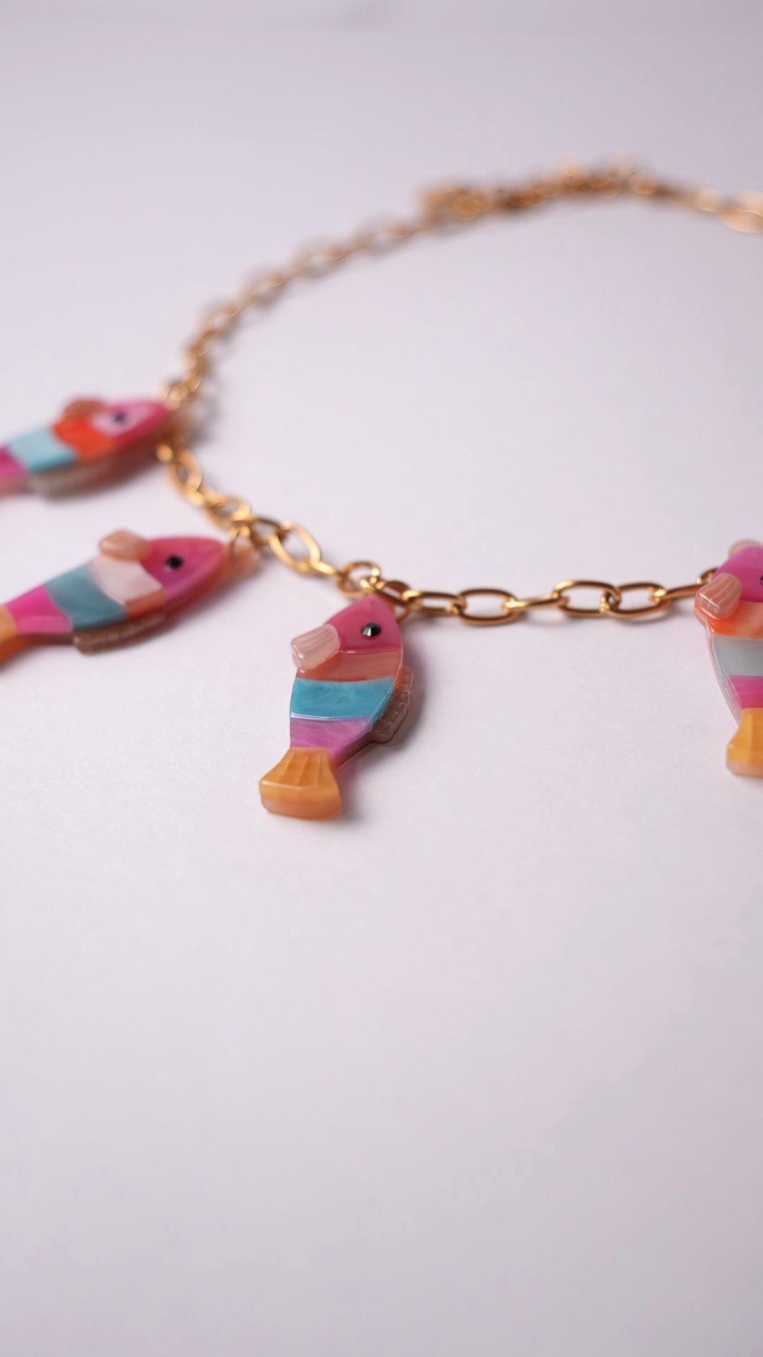 Collar peces de colores