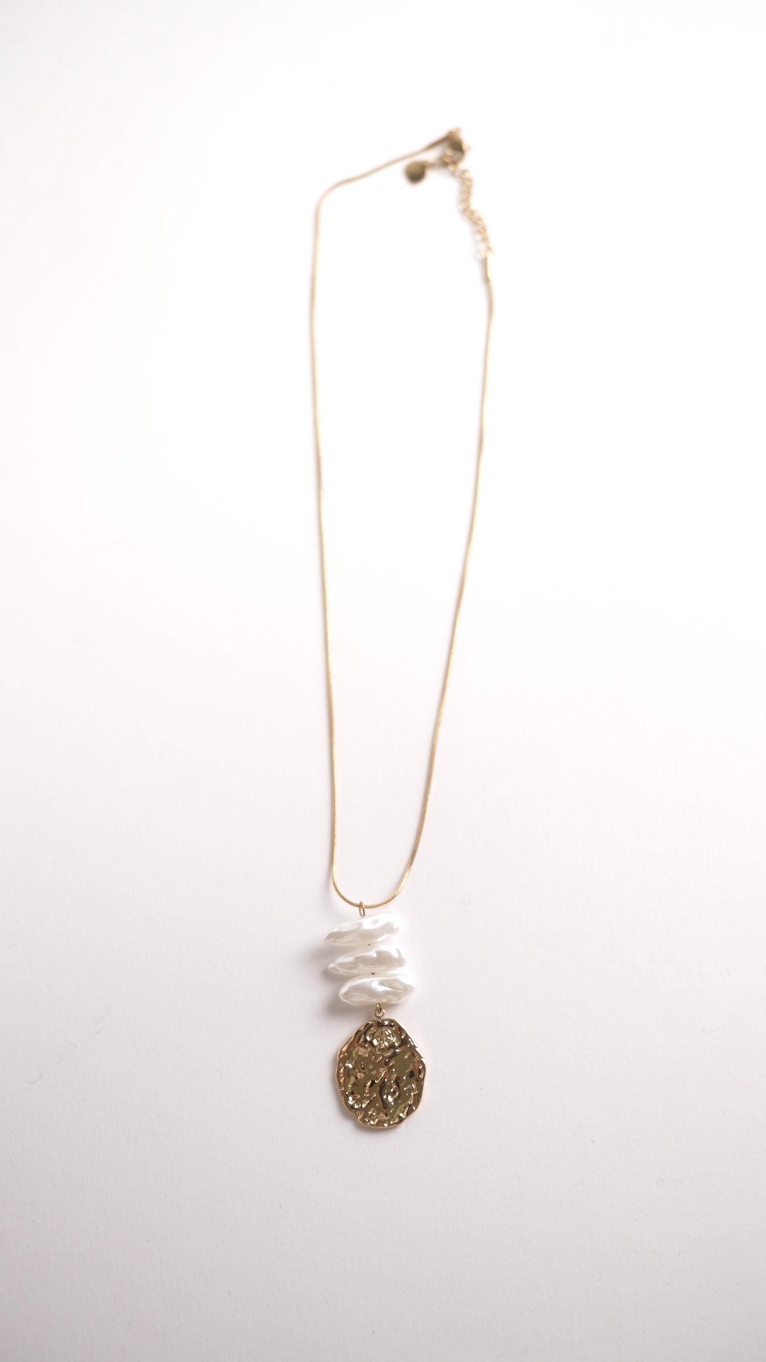 Collar ola dorada