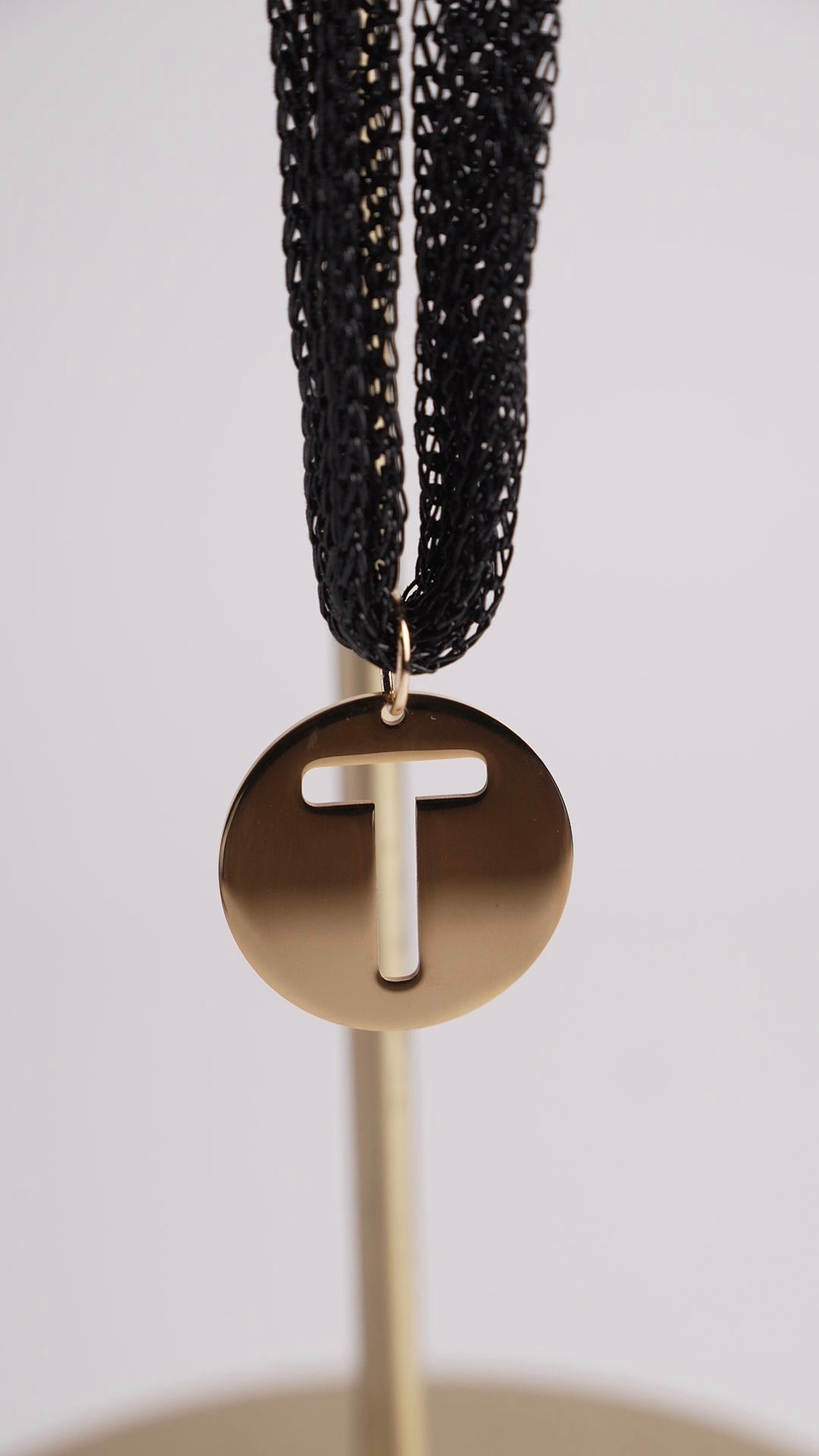 Choker iniciales - Nuh Nuh