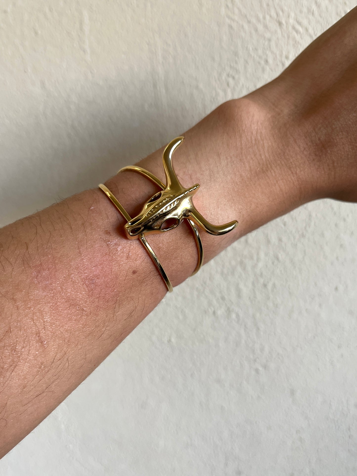 Brazalete cabeza de toro