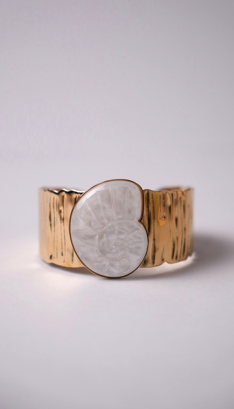 Brazalete caracola nácar
