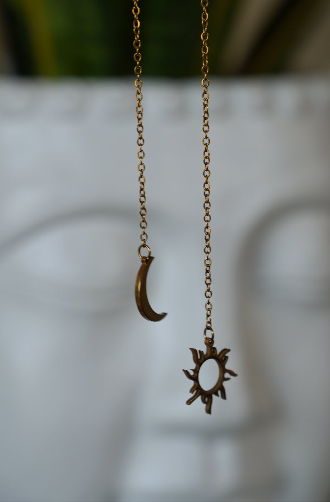 Collar Sol y Luna Dorado - Nuh Nuh