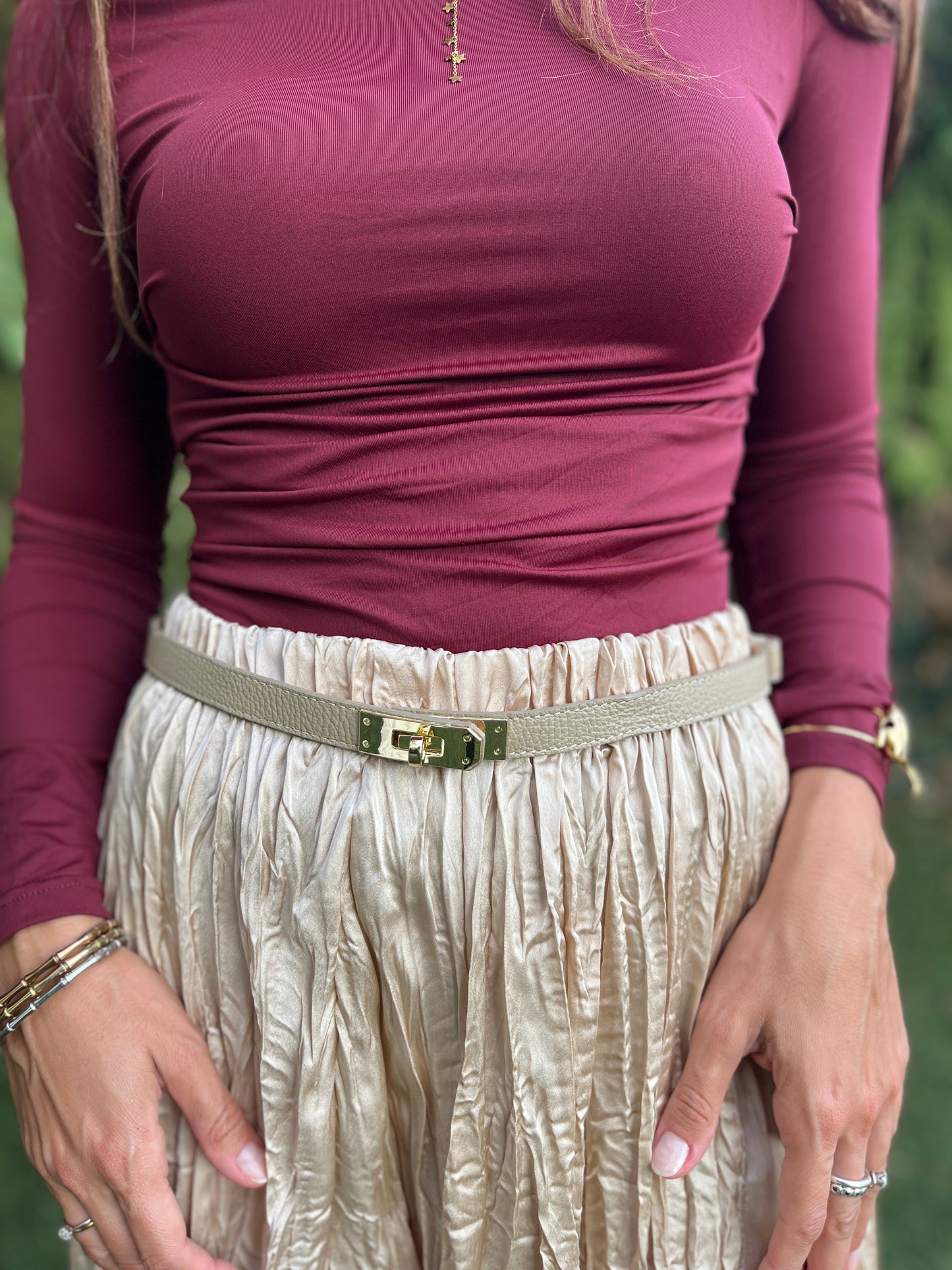 Cinturón de piel fino