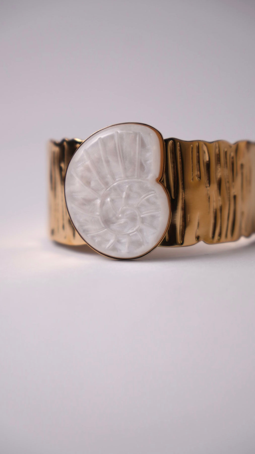 Brazalete caracola nácar