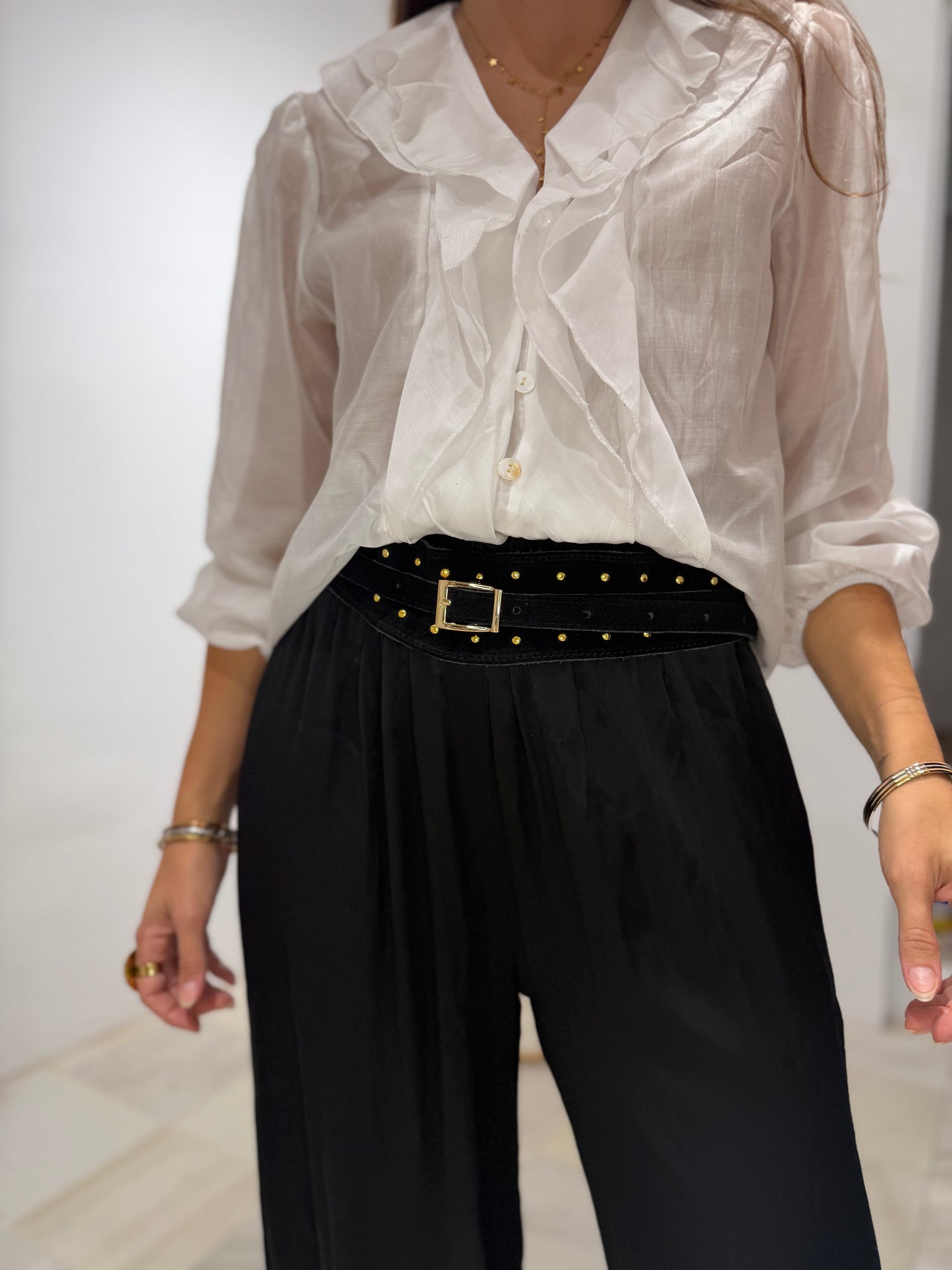 Cinturón serraje tachas