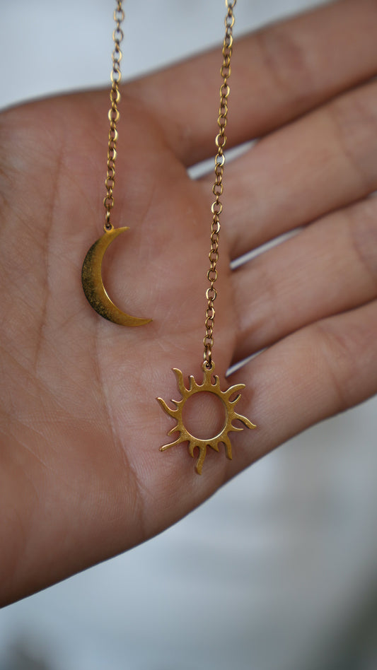 Collar Sol y Luna Dorado - Nuh Nuh