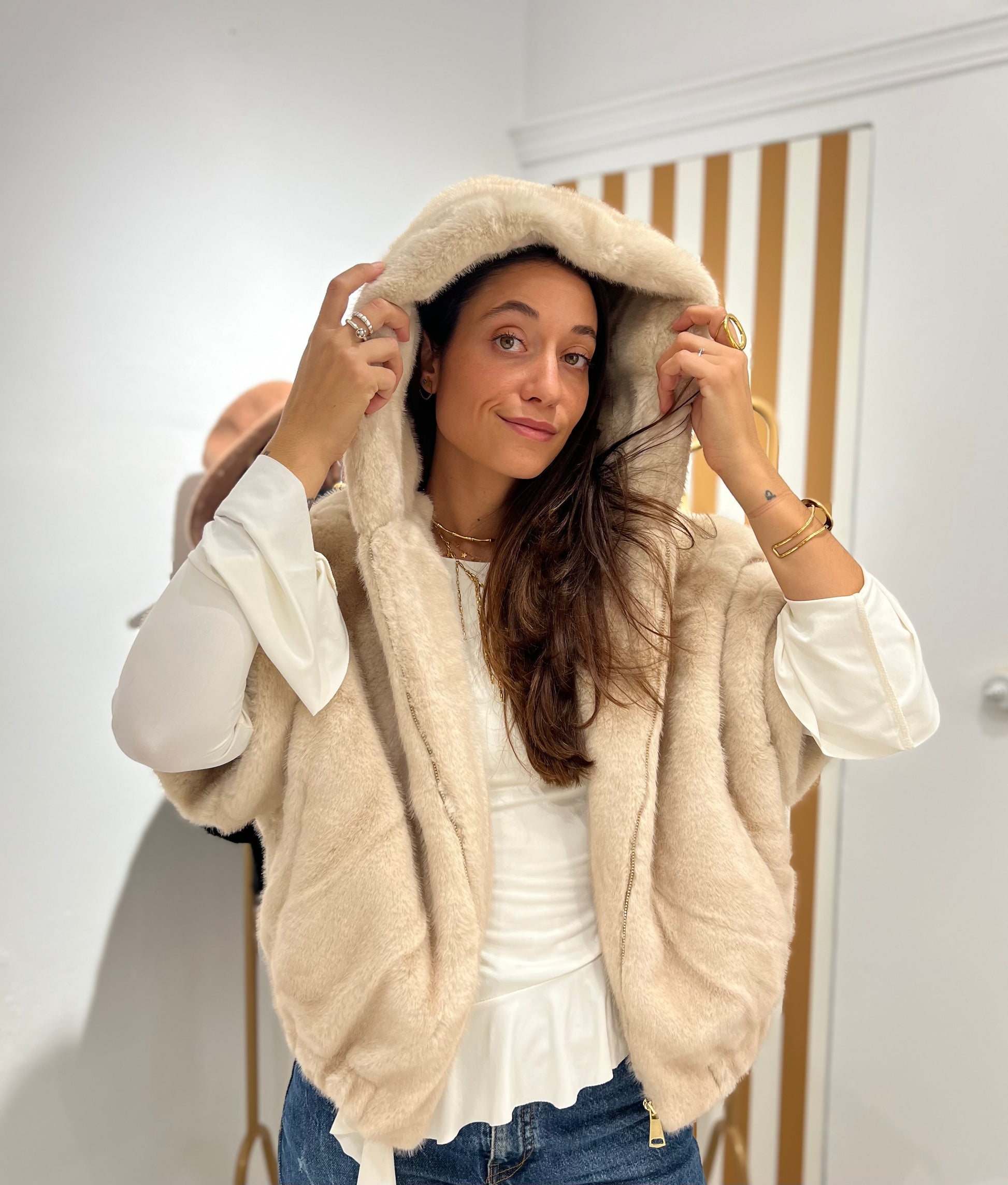 Chaqueta de pelo beige 
