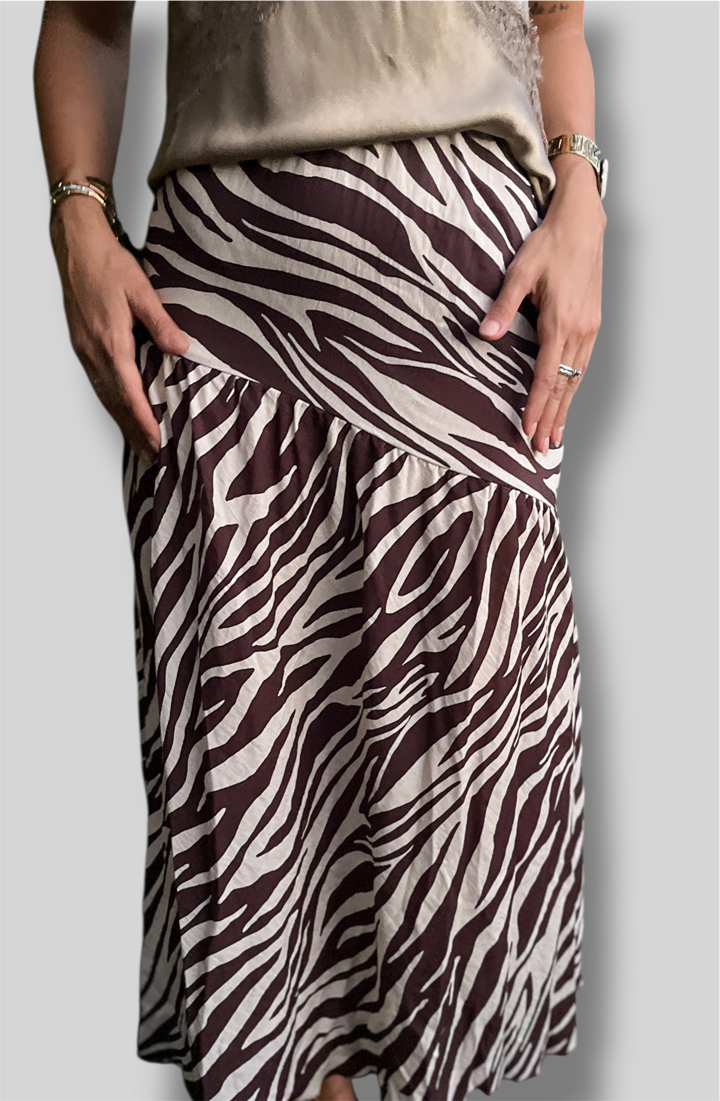 Falda midi cebra marrón chocolate
