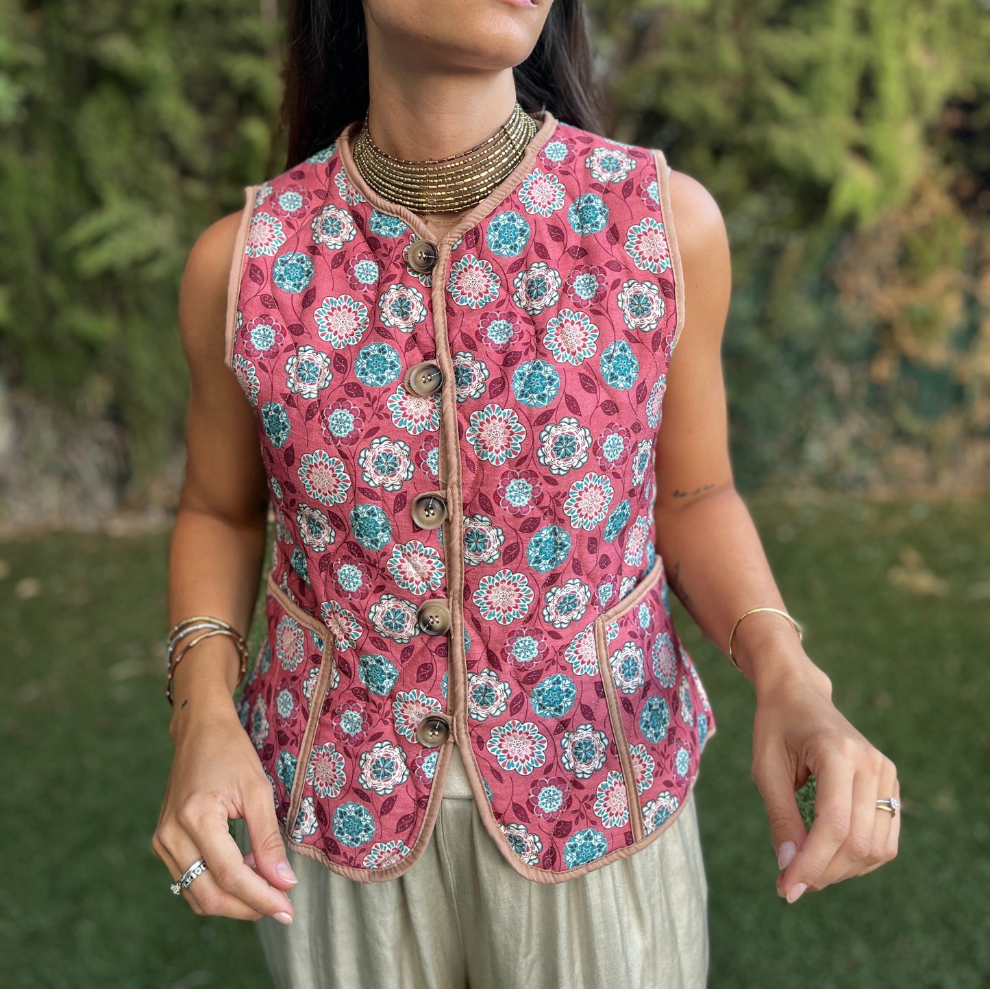 Chaleco acolchado flores