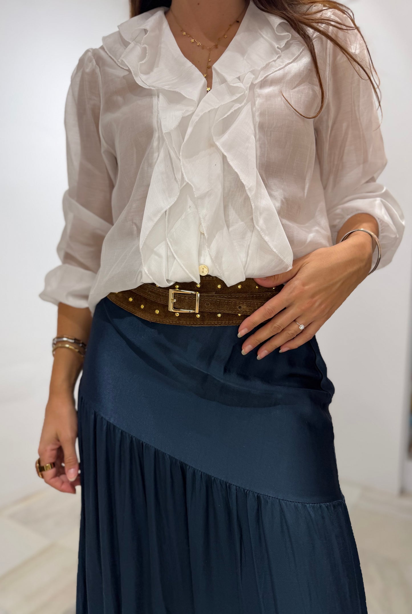 Cinturón serraje tachas