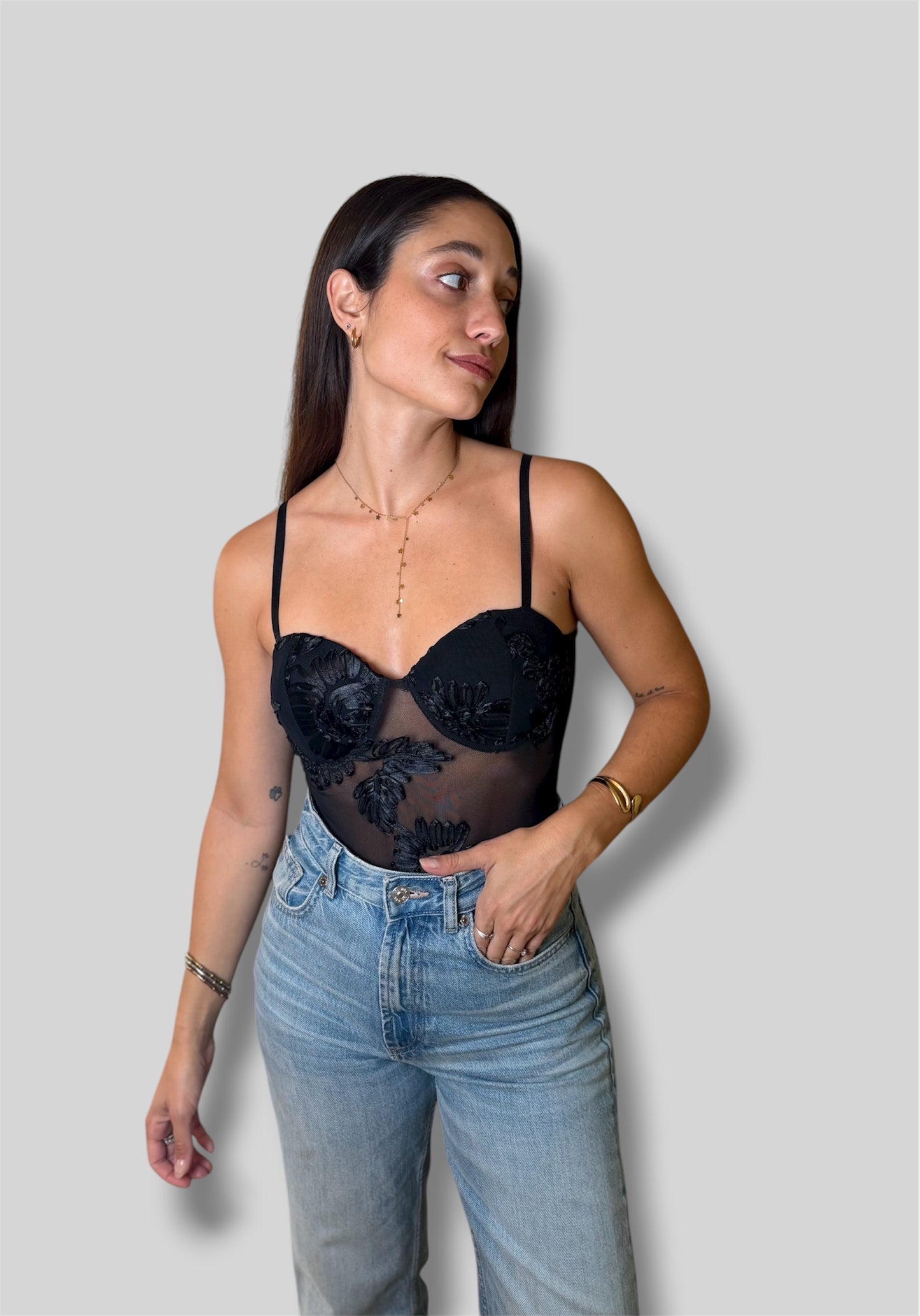 Body negro semitransparente