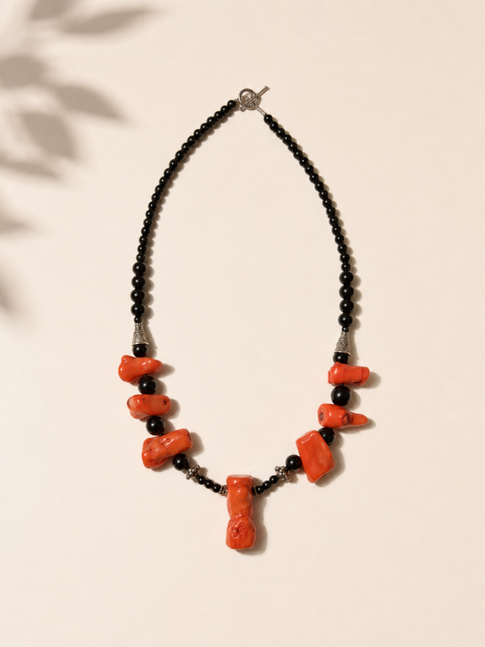 Collar coral y ónix