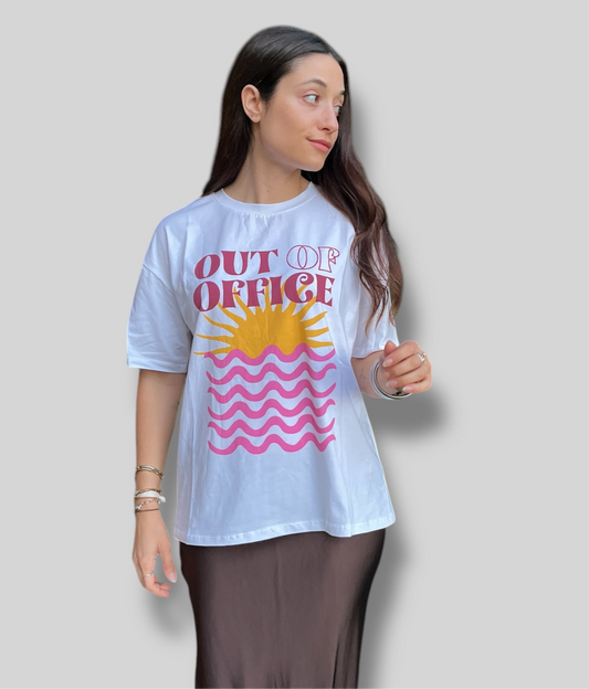 Camiseta out of office