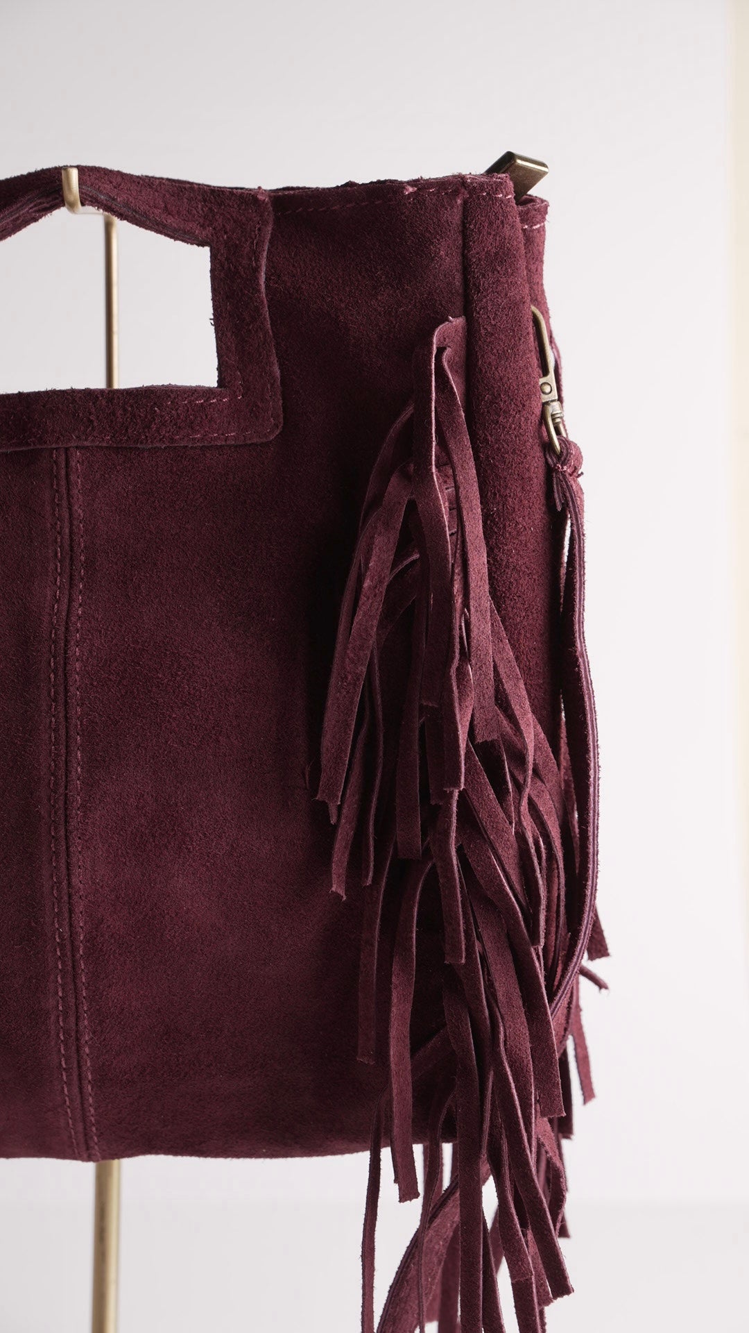 Bolso maxi flecos ante burdeos