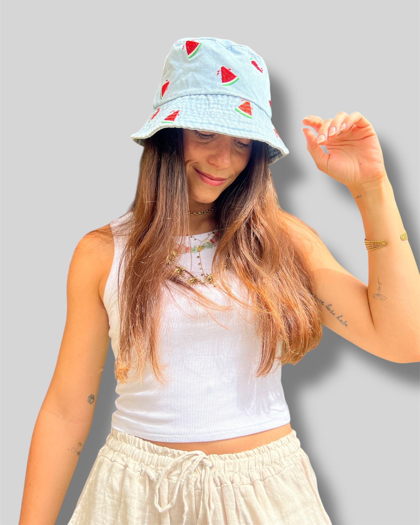 Bucket hat denim sandías