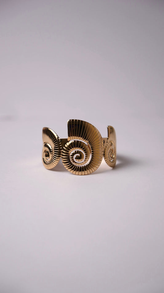 Brazalete caracolas