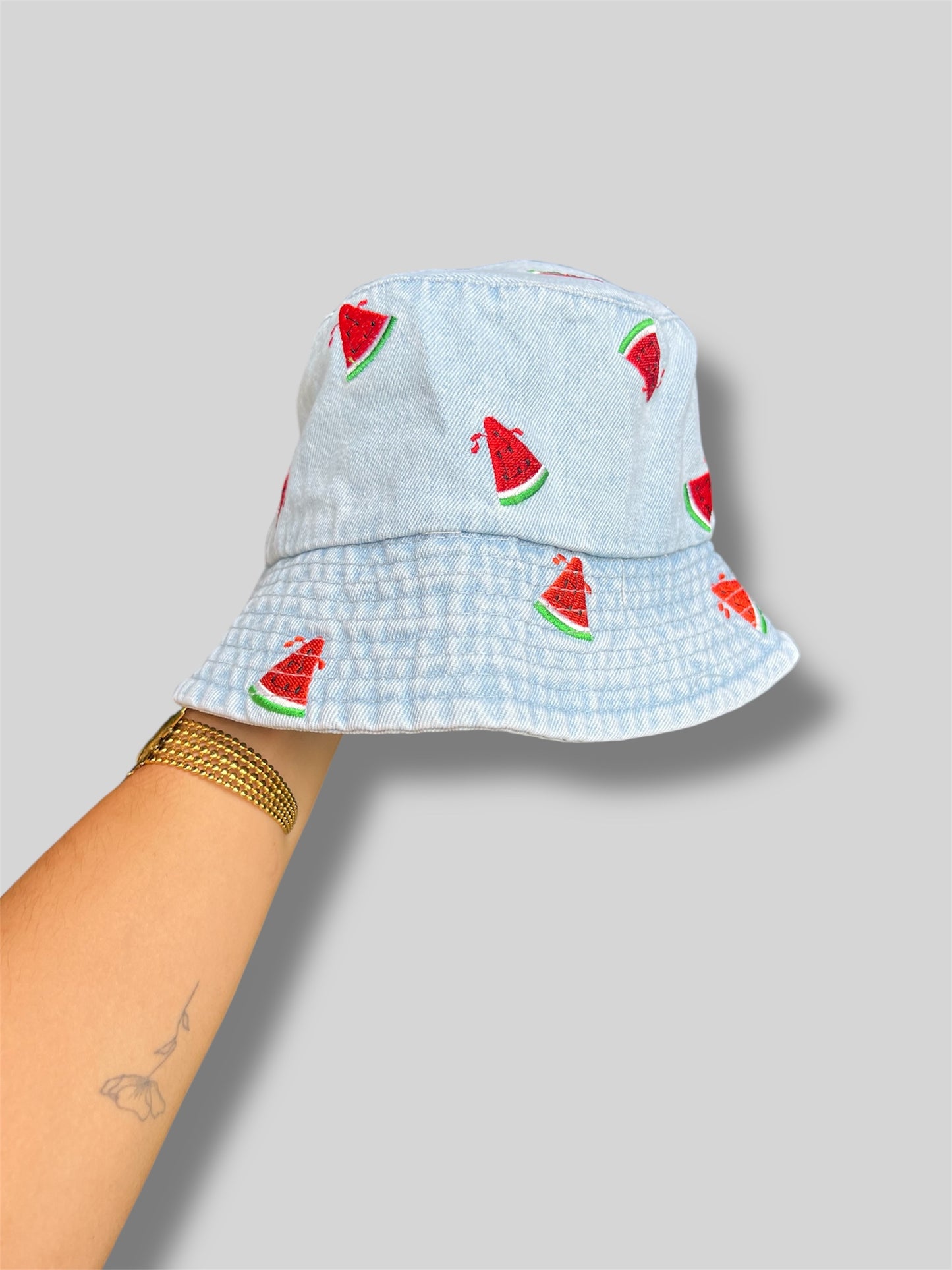 Bucket hat denim sandías